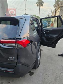 تۆیۆتا ڕاڤ 4